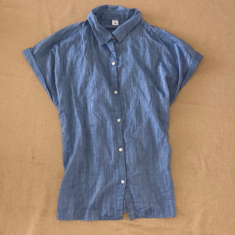 Old Navy Women Sleeveless Button Down Shirt small
